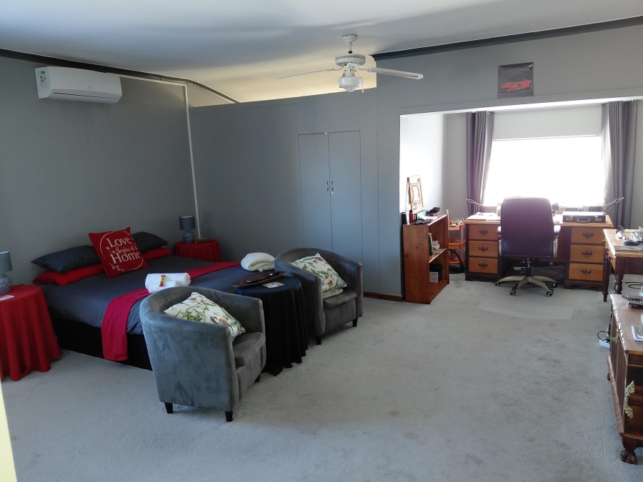 4 Bedroom Property for Sale in Bothasrus Eastern Cape